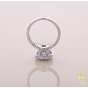 Bague rectangulaire arrondie en argent sterling 925 avec diamant moissanite et surface de pierre détaillée pour les revendeurs de bijoux - Product Image 6