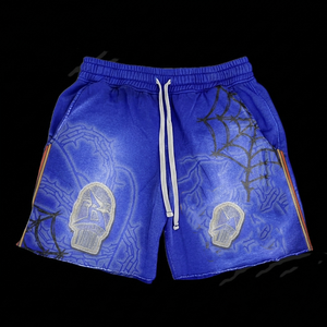 Shorts en molleton de coton premium 320 GSM, effet délavé, noir avec empiècements rouges, ourlet brut, logo imprimé chenille, pour femme - Product Image 6