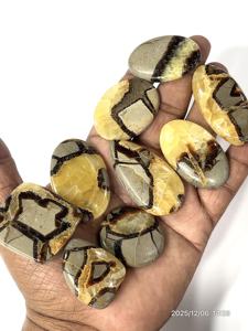 Pierre précieuse naturelle Saptarian en forme de toile d'araignée, cabochon, formes et tailles variées, environ 20 à 30 mm - Product Image 4