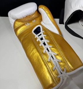 Nuevo Set de Boxeo de Piel Genuina Blanca y Dorada de Alta Calidad al por Mayor con Logotipo Personalizado, Equipo de Combate CP-BHG-02 - Product Image 5