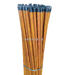 Máquina portátil 2 en 1 para fabricar palos de escoba de madera con revestimiento de PVC impermeable y ecológico de Vietnam, con recogedor de polvo doméstico y cabezal de escoba de plástico empacado. - Product Image 6