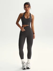 Womens Seamless Activewear 2 Pcs Set Plunge Halter Crop Tank and Curved Contour Ruched Rear Fitness Leggings Sportswear Suit - Product Image 3