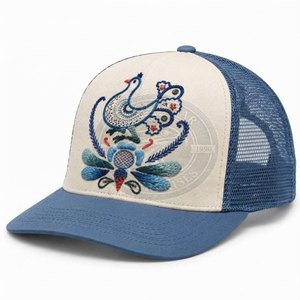 Gorra Trucker Transpirable con Logotipo Personalizado, Ajuste Cómodo y Cierre Ajustable para Adultos, Viajes al Aire Libre, Unisex - Product Image 2