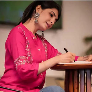 Blusa de Rayón con Bordado Premium – Prenda Ligera para Uso Diario para Mujer - Product Image 1