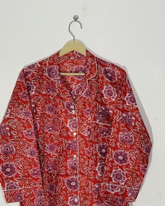 Conjunto de Pijama de Algodón Estampado a Mano para Mujer, Ropa de Dormir con Estampado Floral, Cuello Camisero, Conjunto de Tres Piezas - Product Image 6