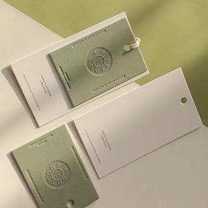 Étiquettes en cuir personnalisées OEM 2026 avec logo imprimé UV, étiquettes de vêtements de luxe, finition brillante/estampée, formes multiples - Product Image 4