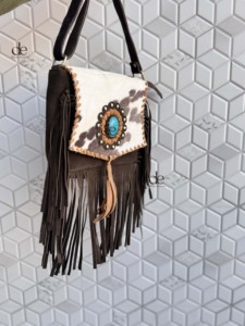 Nouveauté 2026 Sac à main bandoulière en cuir suédé à franges, style western avec fourrure de vache, orné de pierres, pour femme, design unique - Product Image 3