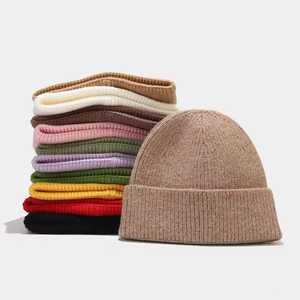 Bonnet unisexe en acrylique, couleur unie, bonnet d'hiver tricoté, style décontracté, 56-58 cm, tricoté à la machine, bonnet pour adulte - Product Image 1