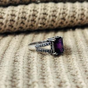Bague Bohème en Laiton Plaqué Argent avec Améthyste Solitaire et Halo de Pierres Précieuses pour Femme, Vente en Gros - Product Image 3
