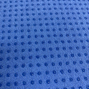 Paño de Limpieza de Microfibra Azul con Diseño de Puntos para el Mantenimiento y Pulido de Bolas de Boliche - Product Image 1