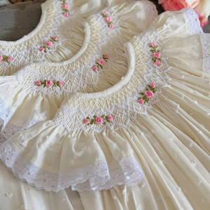 Vestido de Lino para Bebé Niña, Disponible, Suave, Transpirable, de Algodón Orgánico Lavable, Estilo Floral Informal, Hecho en Vietnam - Product Image 1