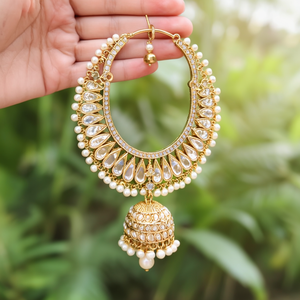 Pendientes Jhumki Étnicos Tradicionales con Piedra Pota Chapada en Oro y Perla con Engaste de Bisel, Diseño de Colgante y Aro - 10575571WH - Product Image 3