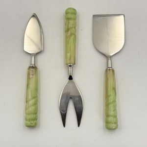 Juego de Cuchillo Cortador de Queso y Espátula para Pastel de Acero Inoxidable Vintage con Diseño de Resina, Ideal para Regalo de Boda, al Mejor Precio - Product Image 2
