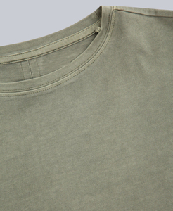 T-shirt oversize vert olive pour femme, écologique, avec logo rouge imprimé, épaules tombantes, manches courtes, coupe classique, en jersey de polyester - Product Image 4