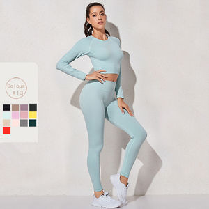 Conjunto de Yoga Unisex Sin Costuras, Transpirable, con Top Corto sin Mangas y Leggings de Cintura Alta, Ropa Deportiva con Letra Personalizada Impresa en la Parte Delantera - Product Image 1