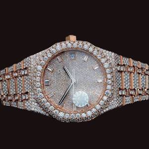 Reloj de pulsera para hombre de alta calidad, personalizado, con diamantes de moissanita D VVS, esfera romana bicolor, con fecha automática, de acero inoxidable. - Product Image 1