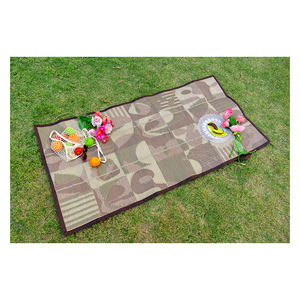 Tapis de plage/pique-nique pliable 100% polypropylène, prix d'usine, haute qualité, design personnalisé, portable et imperméable, facile à nettoyer - Product Image 1