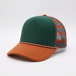 Gorra Trucker Unisex Retro Verde y Naranja con Malla Trasera Ajustable y Cierre a Presión, Estilo Casual para Exteriores y Streetwear - Product Image 1