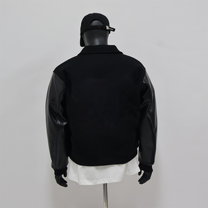 Blouson universitaire de luxe personnalisé pour homme en cuir noir, brodé en chenille écologique, avec capuche et fermeture frontale - Product Image 5