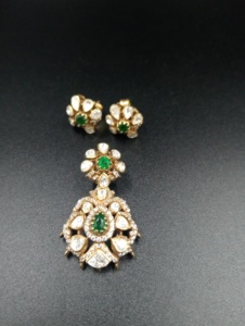 Joyería Amaira, Colgante de Flor Chapado en Oro y Plata con Cristal de Piedra Verde, Conjunto de Joyería Clásica para Mujer para Bodas - Product Image 1
