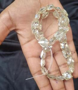 Hermosas Perlas de Diamante Moissanita Cuadradas de Corte Princesa de 10 mm, Color Blanco Hueso AAA - Product Image 3