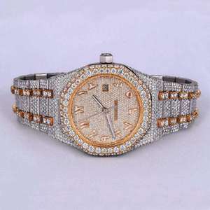 Montre-bracelet de luxe avec diamants Moissanite étincelants taille brillant, design carré tendance, bracelet en cuir et acier inoxydable, verre personnalisé - Product Image 1