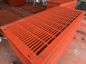 Grille de drainage en acier robuste Metrodeck - Product Image 3
