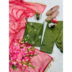 ชุดเครื่องแต่งกายงานปาร์ตี้ของนักออกแบบหญิงพร้อมเสื้อสวยและ dupatta - Product Image 5