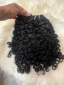 Extensiones de cabello humano rizado Jerry, fabricadas en India, para mujeres, con aspecto natural, calidad de salón, disponibles a un precio razonable. - Product Image 5