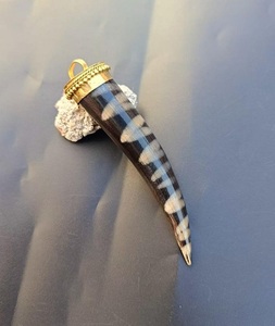 Colgante de Cuerno de Búfalo Natural Ecológico Hecho a Mano con Forma de Luna Creciente, Amuleto Tribal Bohemio Étnico para Creación de Joyería - Product Image 5