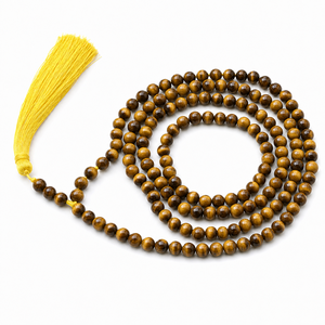 สร้อยคอมาลาประดับด้วยลูกปัดไทเกอร์อายธรรมชาติ 108 เม็ด สำหรับผู้ชาย ยี่ห้อ Rudra Gems พร้อมลูกปัดอัญมณีทรงกลมขนาด 8 มม. และพู่ไหมสีเหลือง - Product Image 1