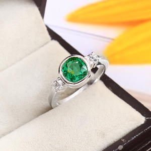 Bague pour homme en argent sterling 925 avec émeraude cultivée en laboratoire et zircone cubique, bijoux pour homme, bague en argent, bague de mariage - Product Image 1