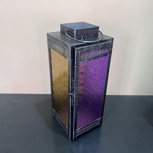 Lanterne de Ramadan en métal de style artisanal vintage avec panneaux en verre colorés, lanterne à bougie pour la décoration de la maison - Product Image 2