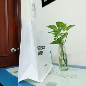 Sac de courses non tissé laminé écologique et réutilisable, fabriqué au Vietnam, à prix abordable, avec logo personnalisé - Product Image 3