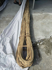 Poteaux de bambou naturels vietnamiens ronds de 2 m de long pour meubles, artisanat, tissage, Quang Binh - Product Image 3