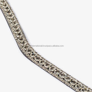 สายรัดคิ้วหนังม้าสีดำทำจากโลหะประกายคริสตัลใสสีขาว3แถวดีไซน์ตามสั่ง - Product Image 6