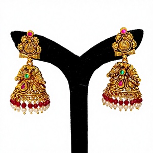 Pendientes Jhumka Antiguos de Oro Sólido de 22k con Motivo de Lakshmi Hechos a Mano, Joyería de Boda con Esmeraldas Verdes y Perlas Naturales - Product Image 1