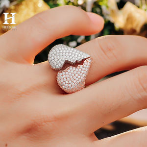 Anillo de Oro 14K Personalizado de Hip Hop con Corazón Roto, Anillo de Hombre con Diamantes Cultivados en Laboratorio, Anillo de Huesca con Micro Pavé de Moissanita Grande - Product Image 1