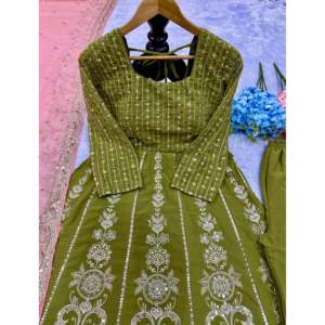 Kurti de créateur à découpe latérale avec bas et dupatta en mousseline pour tenue de soirée - Product Image 4