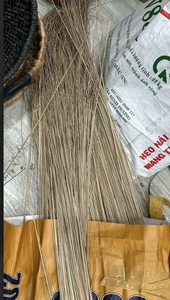 Baguettes de noix de coco séchées Matière première durable pour le balai et l'artisanat - Product Image 6