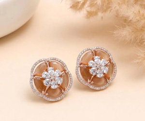 ต่างหูห่วงประดับพลอยสีเบจ ชุบทองเหลือง ประดับด้วยแซฟไฟร์สีส้มและเพชร CZ ราคาขายส่ง เหมาะเป็นของขวัญสำหรับเธอในงานปาร์ตี้ - Product Image 1
