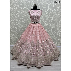 Collections de velours de vêtements de mariée indiens pour la mariée avec le travail de Zarkhan par Fabzone - Product Image 6