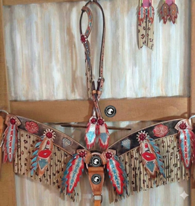 ชุดอุปกรณ์ขี่ม้า Arctic Design สีเขียวอมฟ้า พร้อมพู่ห้อย  ประกอบด้วยสายรัดศีรษะและสายรัดอก ทำจากหนังแท้ ทนทาน น้ำหนักเบา ประดับด้วยลูกปัด  ออกแบบตามฤดูกาล ปรับแต่งได้ - Product Image 1