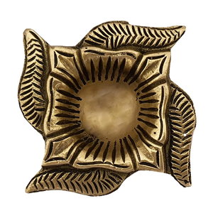 Lampe à huile en laiton pour Diwali, Pooja Diya, lumière de prière hindoue traditionnelle, lampe à huile décorative en laiton pour le festival Diwali, Pooja, temple domestique - Product Image 1
