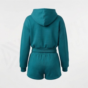 Ensemble short et sweat à capuche en polaire teal pour femme avec logo flamme – Tenue décontractée toutes saisons - Product Image 2