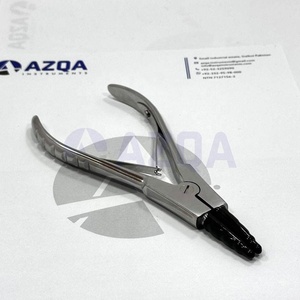 Pince à ouvrir les anneaux professionnelle en acier inoxydable de 6 pouces avec embouts en caoutchouc noir et 3 encoches pour la pose de bijoux et le piercing corporel - Product Image 4