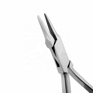 Alicates de punta plana de acero inoxidable de alta calidad de 14 cm con mordazas dentadas y lisas para doblar alambres dentales y de ortodoncia manual - Product Image 3