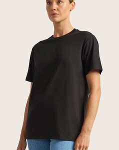 เสื้อยืดคอกลมแขนสั้นสีดำสำหรับผู้หญิง ผ้าฝ้ายเจอร์ซีย์ 100% ทรงลำลอง สีพื้น ระบายอากาศได้ดี เนื้อผ้าถัก - Product Image 2