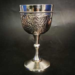 Cáliz de latón hecho a mano estilo medieval, copa de vino con detalles grabados, vasos para vino, vasos para cerveza, diseño en relieve de latón. - Product Image 6