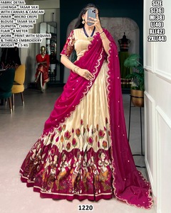ชุดเลเฮนกาสีสันซิมโฟนี - Product Image 5